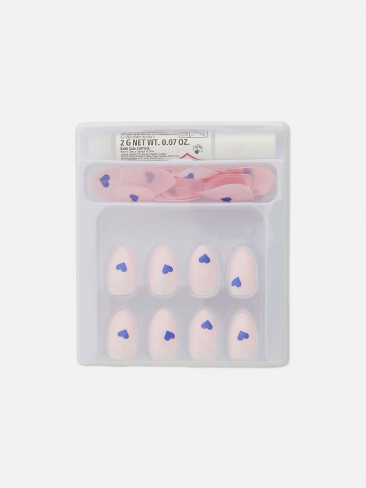 Almond Gloss Nails - Heart Design