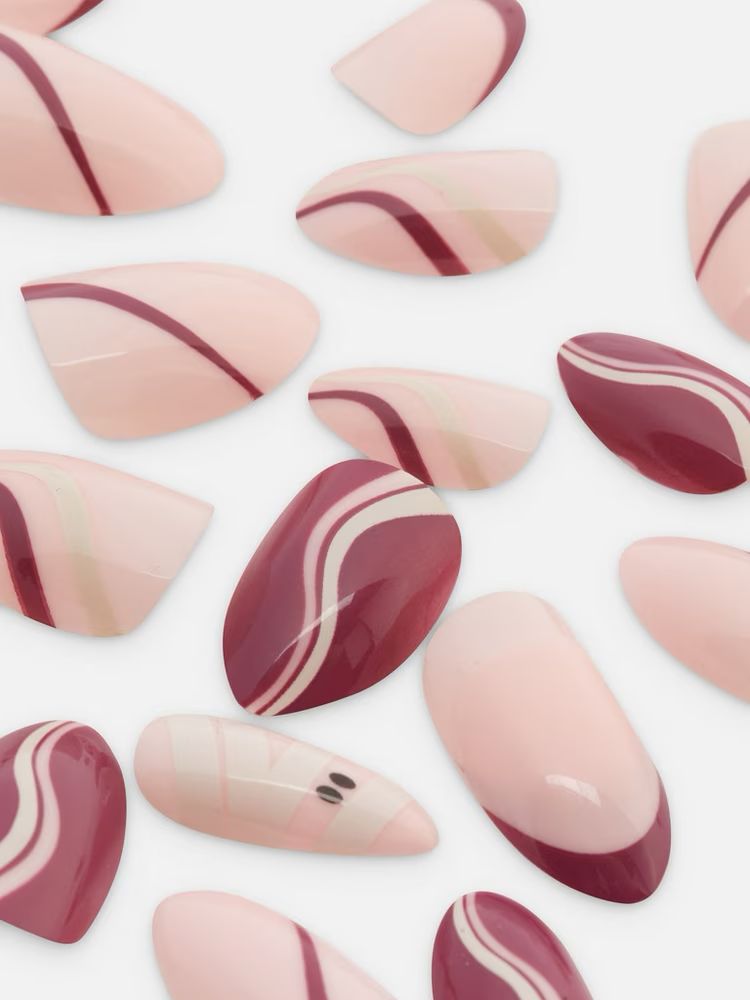 Almond Gloss Nails - Pink Design